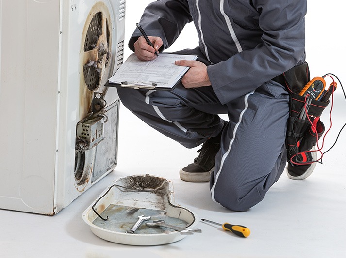 Washing machine service technician at home
